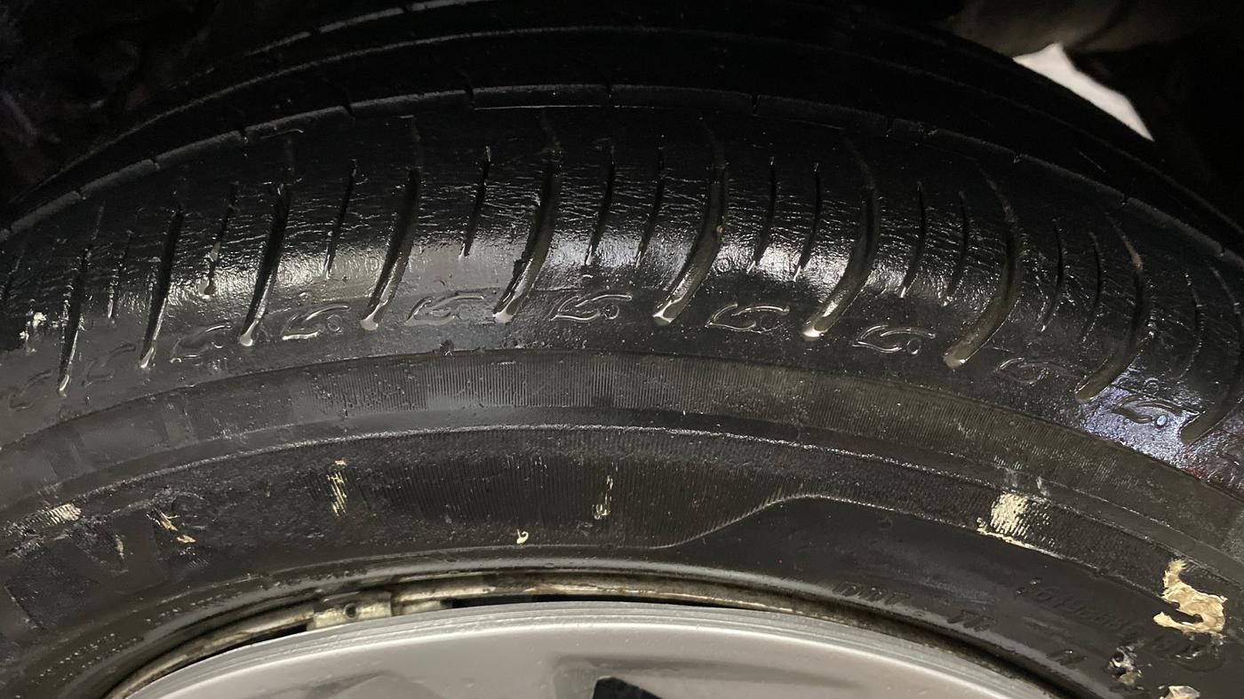 2019 Mahindra KUV 100 NXT K2 P 6 STR, Petrol, Manual, 70,016 km, Left Rear Tyre Tread