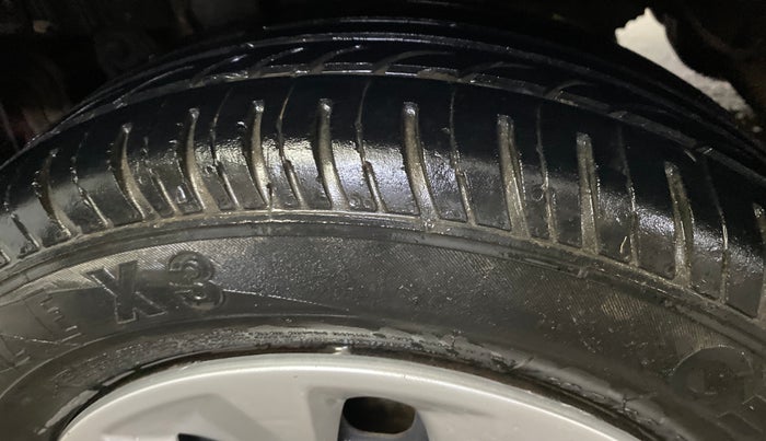 2019 Mahindra KUV 100 NXT K2 P 6 STR, Petrol, Manual, 70,016 km, Right Rear Tyre Tread