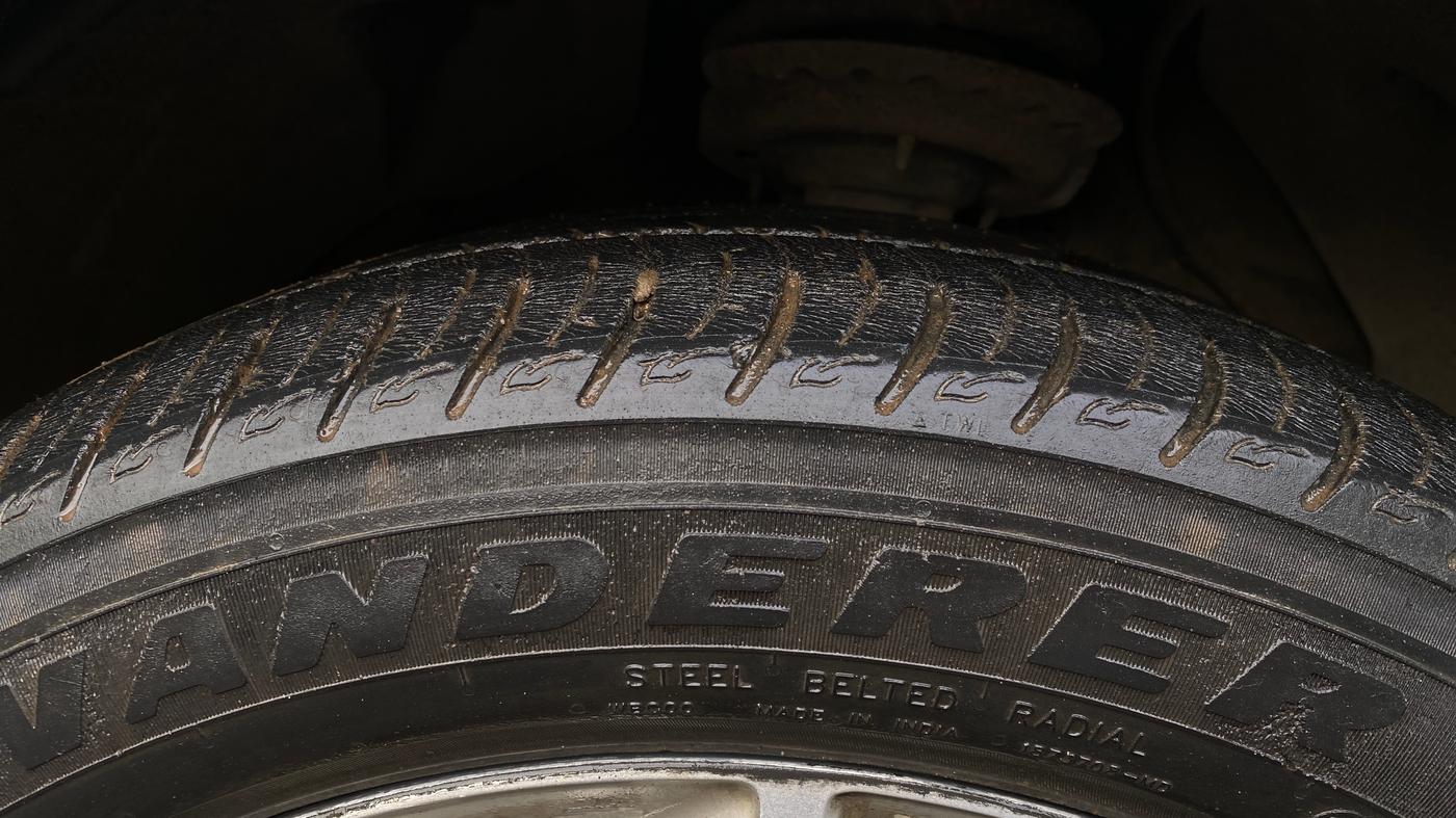 2019 Mahindra XUV300 W8 1.5 DIESEL AMT, Diesel, Automatic, 47,935 km, Right Front Tyre Tread