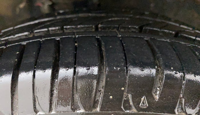 2013 Maruti Alto K10 LXI, Petrol, Manual, 9,683 km, Right Front Tyre Tread