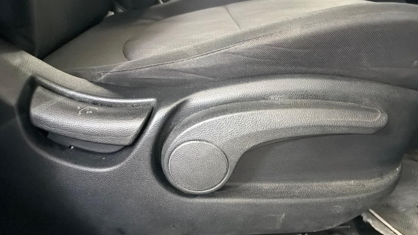 2018 Hyundai Creta E 1.6 PETROL, Petrol, Manual, 67,233 km, Driver Side Adjustment Panel
