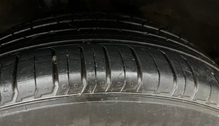 2018 Tata NEXON XZ PLUS PETROL, Petrol, Manual, 29,965 km, Right Rear Tyre Tread