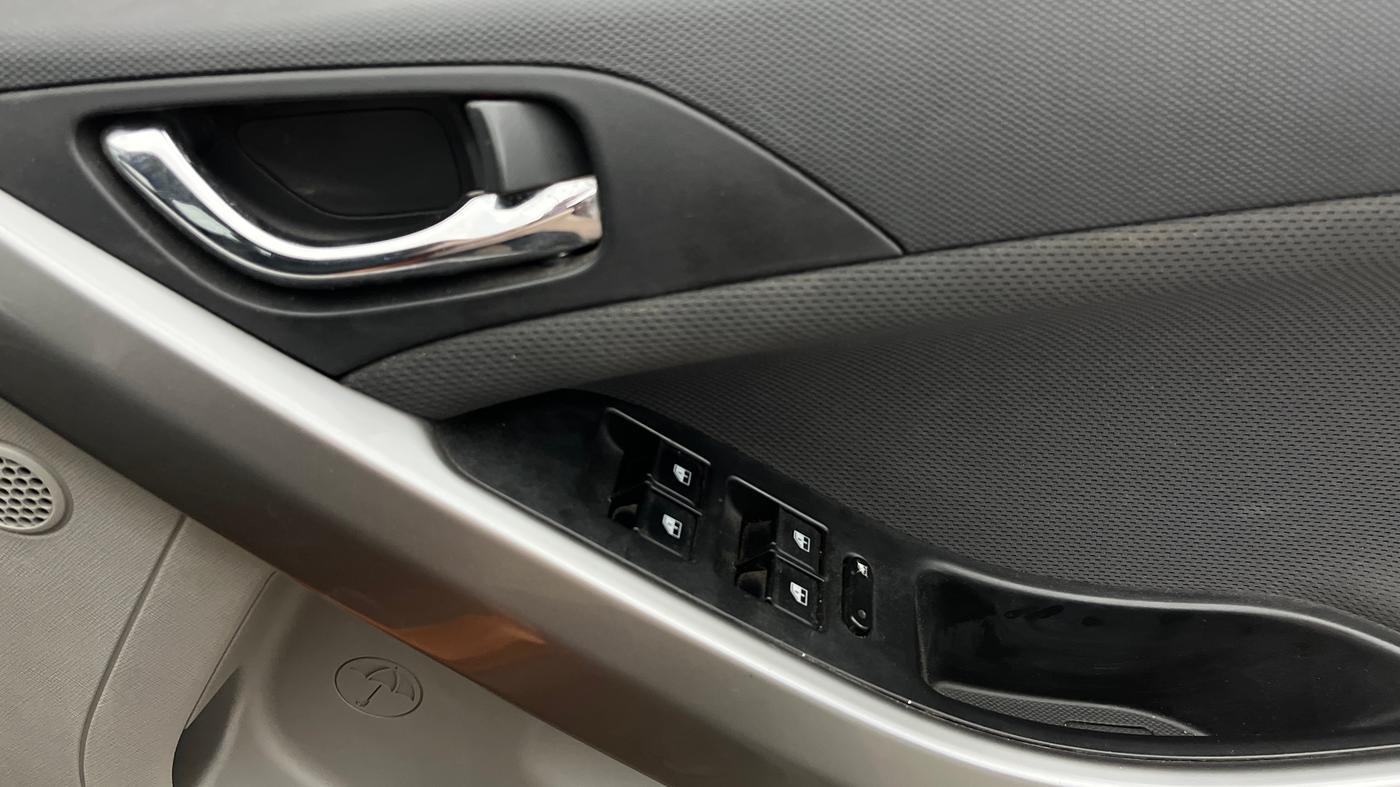2018 Tata NEXON XZ PLUS PETROL, Petrol, Manual, 29,820 km, Driver Side Door Panels Control