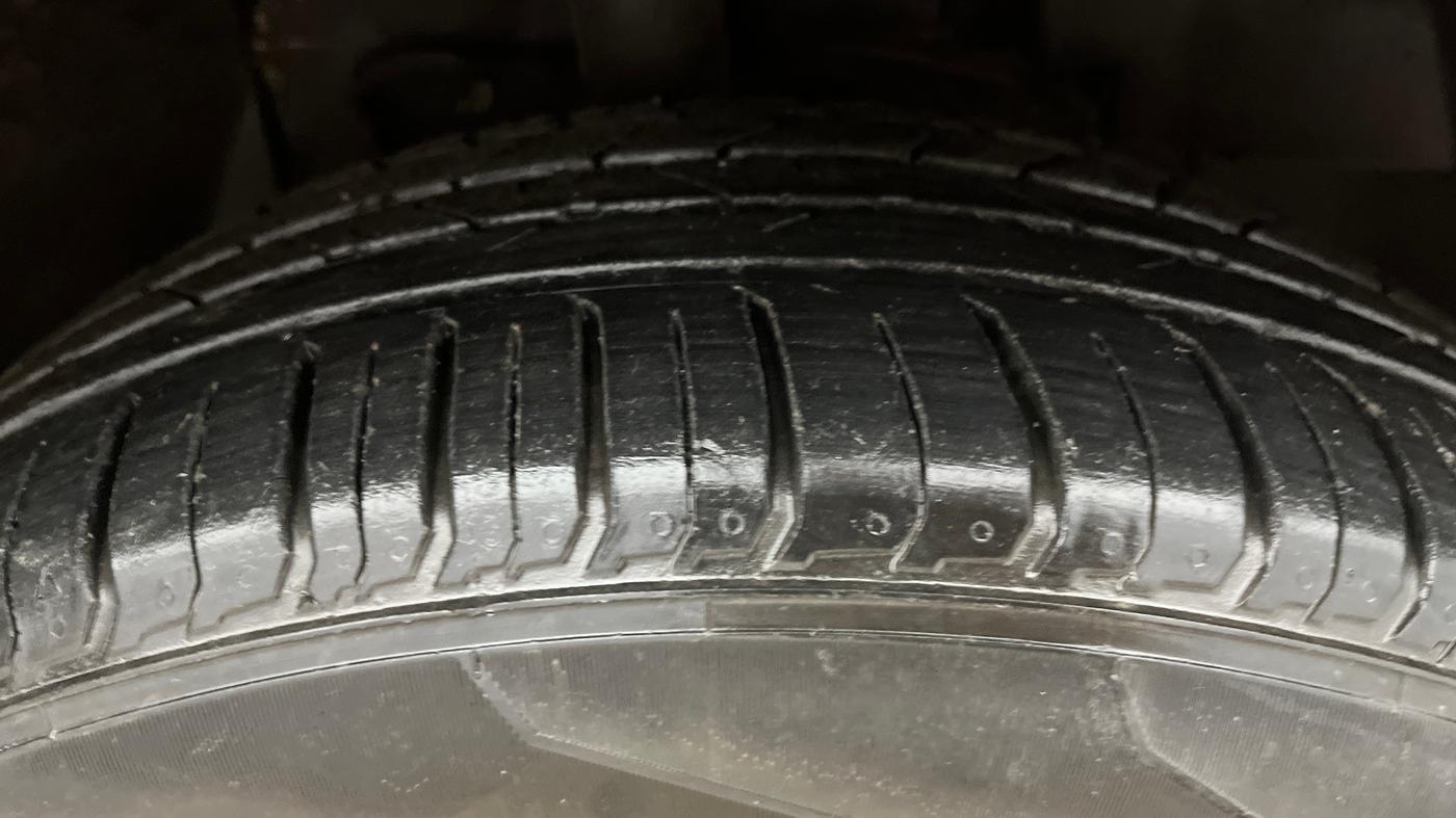 2018 Tata NEXON XZ PLUS PETROL, Petrol, Manual, 29,820 km, Right Front Tyre Tread