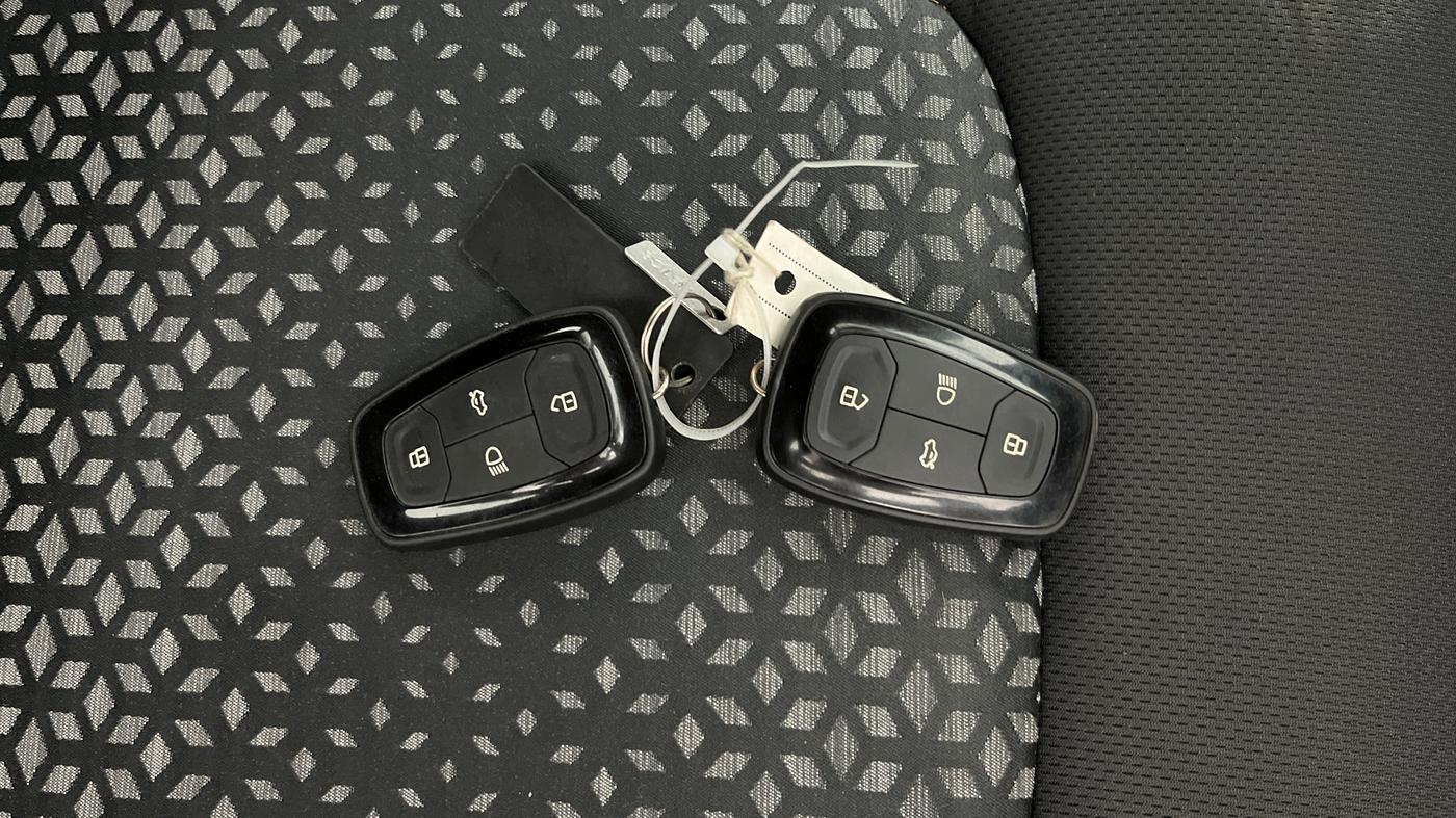 2018 Tata NEXON XZ PLUS PETROL, Petrol, Manual, 29,820 km, Key Close Up