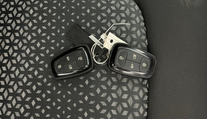 2018 Tata NEXON XZ PLUS PETROL, Petrol, Manual, 29,965 km, Key Close Up