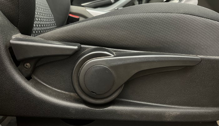 2018 Tata NEXON XZ PLUS PETROL, Petrol, Manual, 29,965 km, Driver Side Adjustment Panel