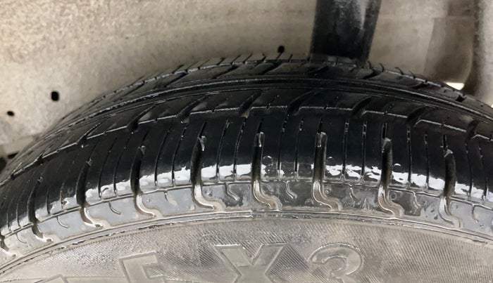 2015 Maruti Celerio LXI, Petrol, Manual, 42,087 km, Left Rear Tyre Tread