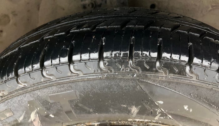 2015 Maruti Celerio LXI, Petrol, Manual, 42,087 km, Right Front Tyre Tread