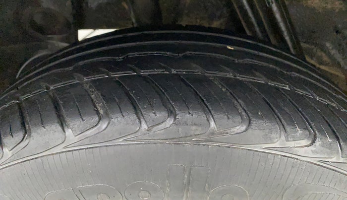 2014 Renault Duster 85 PS RXL DIESEL, Diesel, Manual, 97,491 km, Right Rear Tyre Tread