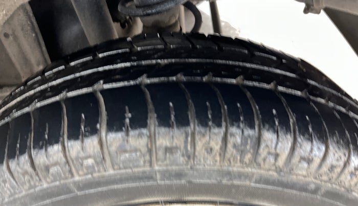 2014 Maruti Alto 800 LXI, Petrol, Manual, 45,941 km, Left Rear Tyre Tread
