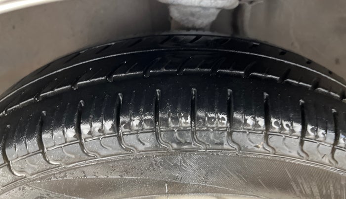 2014 Maruti Alto 800 LXI, Petrol, Manual, 45,941 km, Left Front Tyre Tread