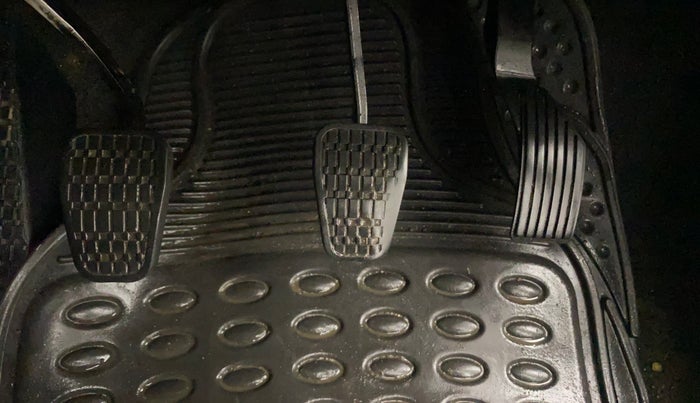 2023 Tata PUNCH CREATIVE  1.2 RTN DUAL TONE, Petrol, Manual, 19,869 km, Pedals