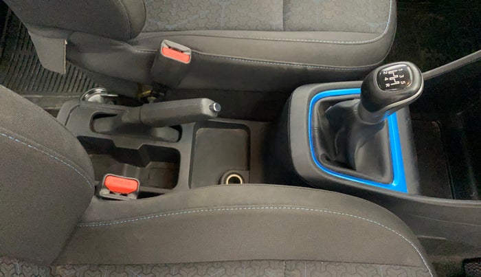 2023 Tata PUNCH CREATIVE  1.2 RTN DUAL TONE, Petrol, Manual, 19,869 km, Gear Lever