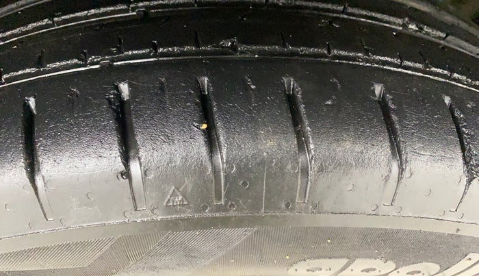 2023 Tata PUNCH CREATIVE  1.2 RTN DUAL TONE, Petrol, Manual, 19,869 km, Right Front Tyre Tread