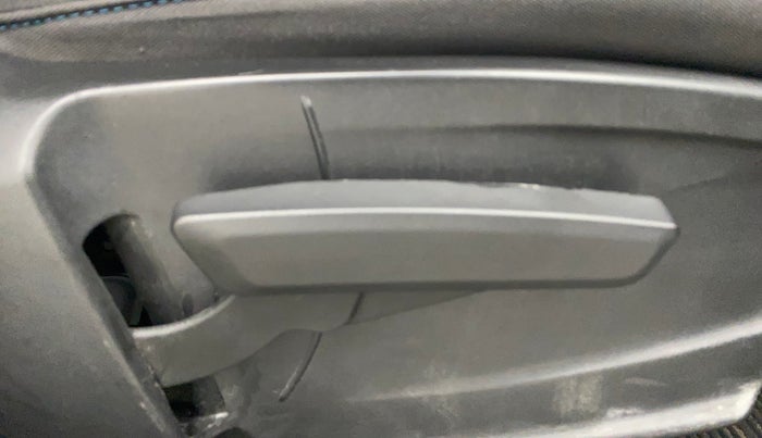 2023 Tata PUNCH CREATIVE  1.2 RTN DUAL TONE, Petrol, Manual, 19,869 km, Driver Side Adjustment Panel