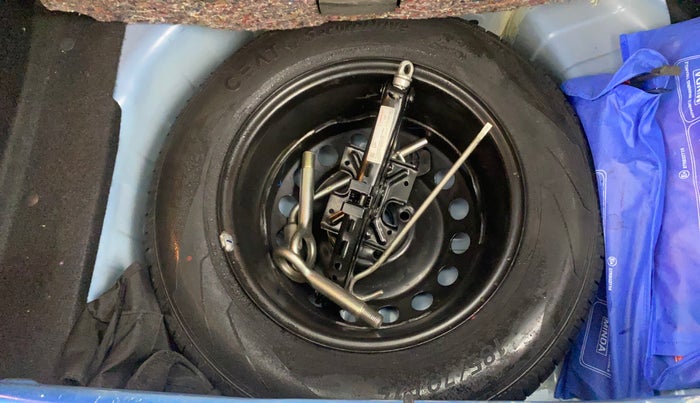 2023 Tata PUNCH CREATIVE  1.2 RTN DUAL TONE, Petrol, Manual, 19,869 km, Spare Tyre