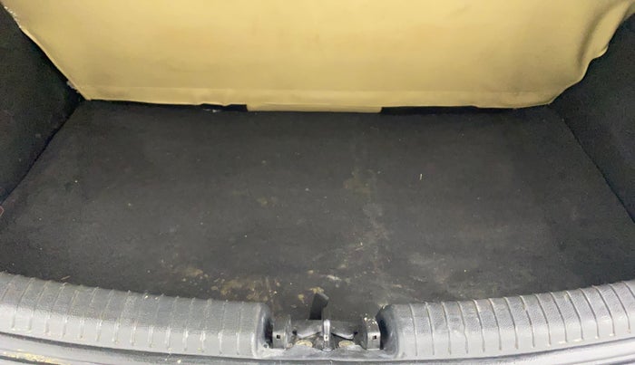 2016 Hyundai Grand i10 SPORTZ 1.2 KAPPA VTVT, Petrol, Manual, 22,280 km, Boot Inside