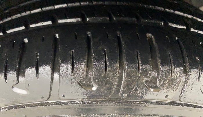 2016 Hyundai Grand i10 SPORTZ 1.2 KAPPA VTVT, Petrol, Manual, 22,280 km, Right Front Tyre Tread