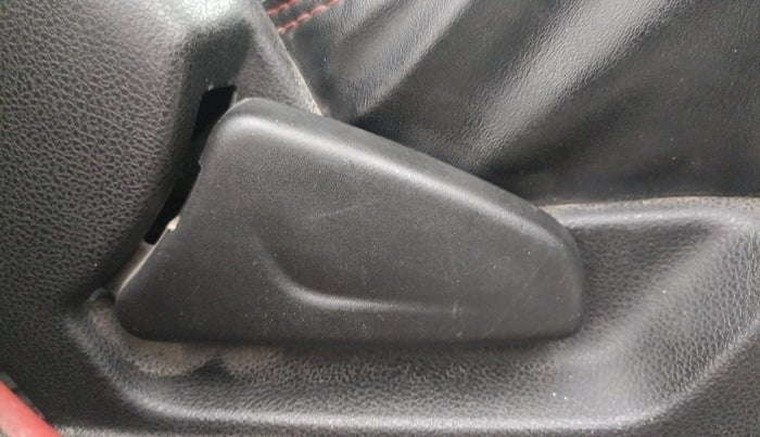 2020 Renault Kwid RXL, CNG, Manual, 60,102 km, Driver Side Adjustment Panel