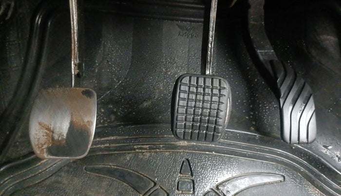 2020 Renault Kwid RXL, CNG, Manual, 60,102 km, Pedals