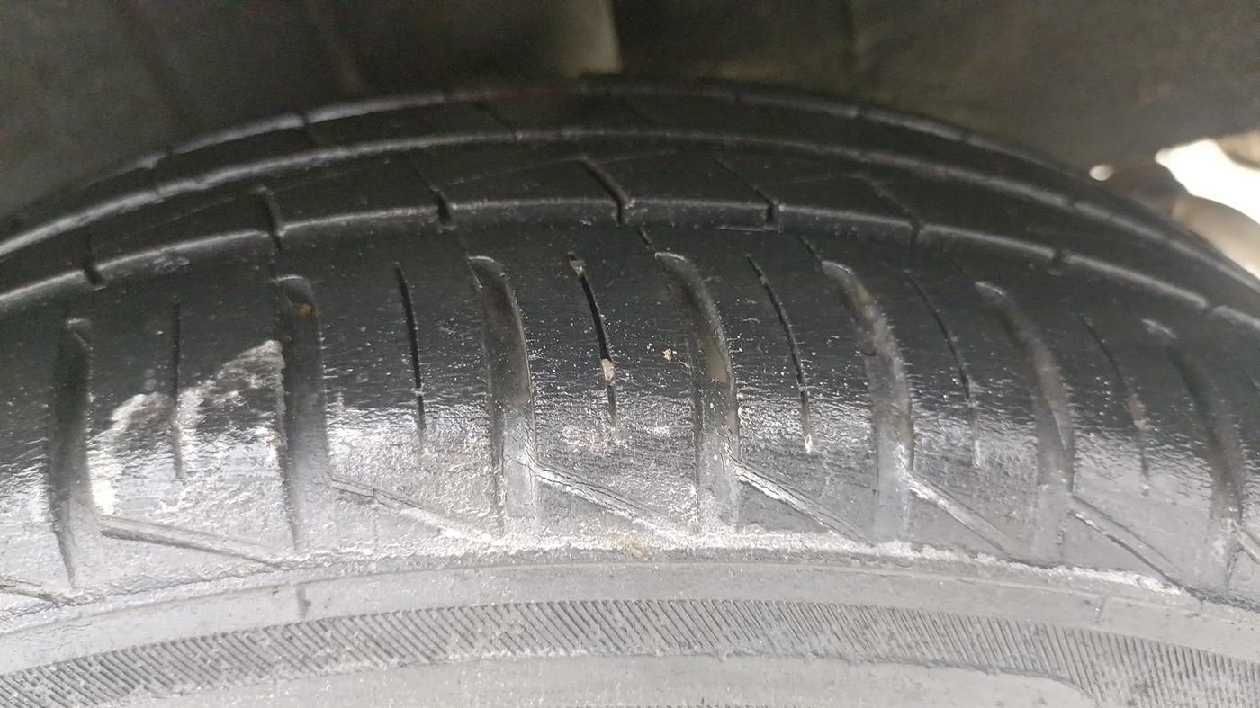 2020 Renault Kwid RXL, CNG, Manual, 60,102 km, Left Rear Tyre Tread
