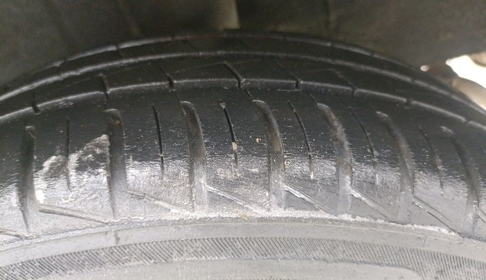 2020 Renault Kwid RXL, CNG, Manual, 60,102 km, Left Rear Tyre Tread