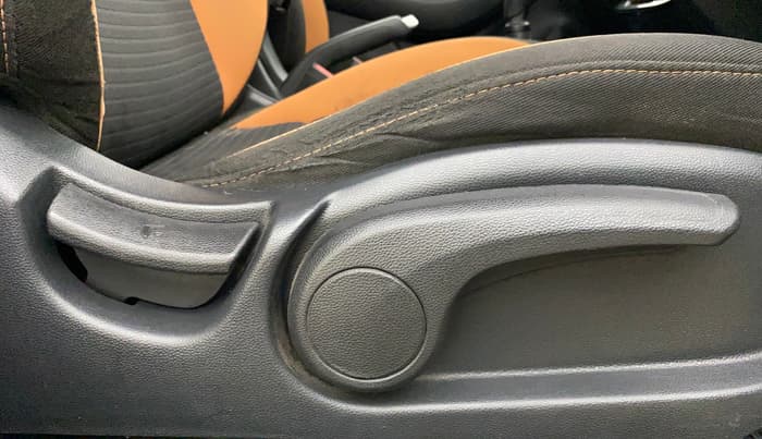 2015 Hyundai i20 Active 1.2 S, Petrol, Manual, 86,062 km, Driver Side Adjustment Panel