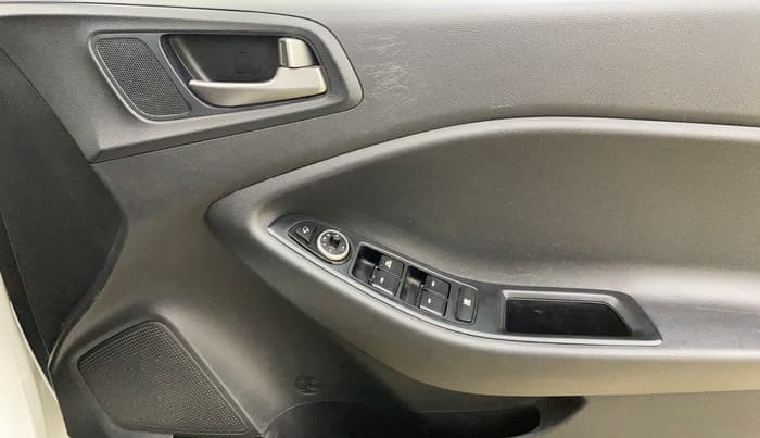 2015 Hyundai i20 Active 1.2 S, Petrol, Manual, 86,062 km, Driver Side Door Panels Control