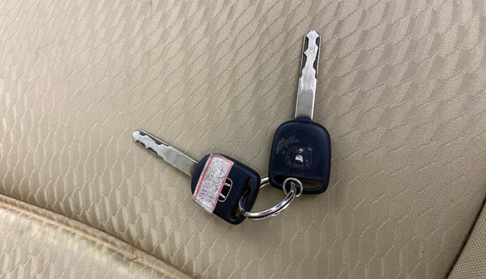 2014 Honda Amaze 1.2L I-VTEC E, Petrol, Manual, 80,033 km, Key Close Up