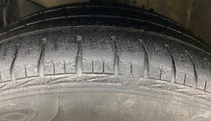 2014 Honda Amaze 1.2L I-VTEC E, Petrol, Manual, 80,033 km, Left Front Tyre Tread