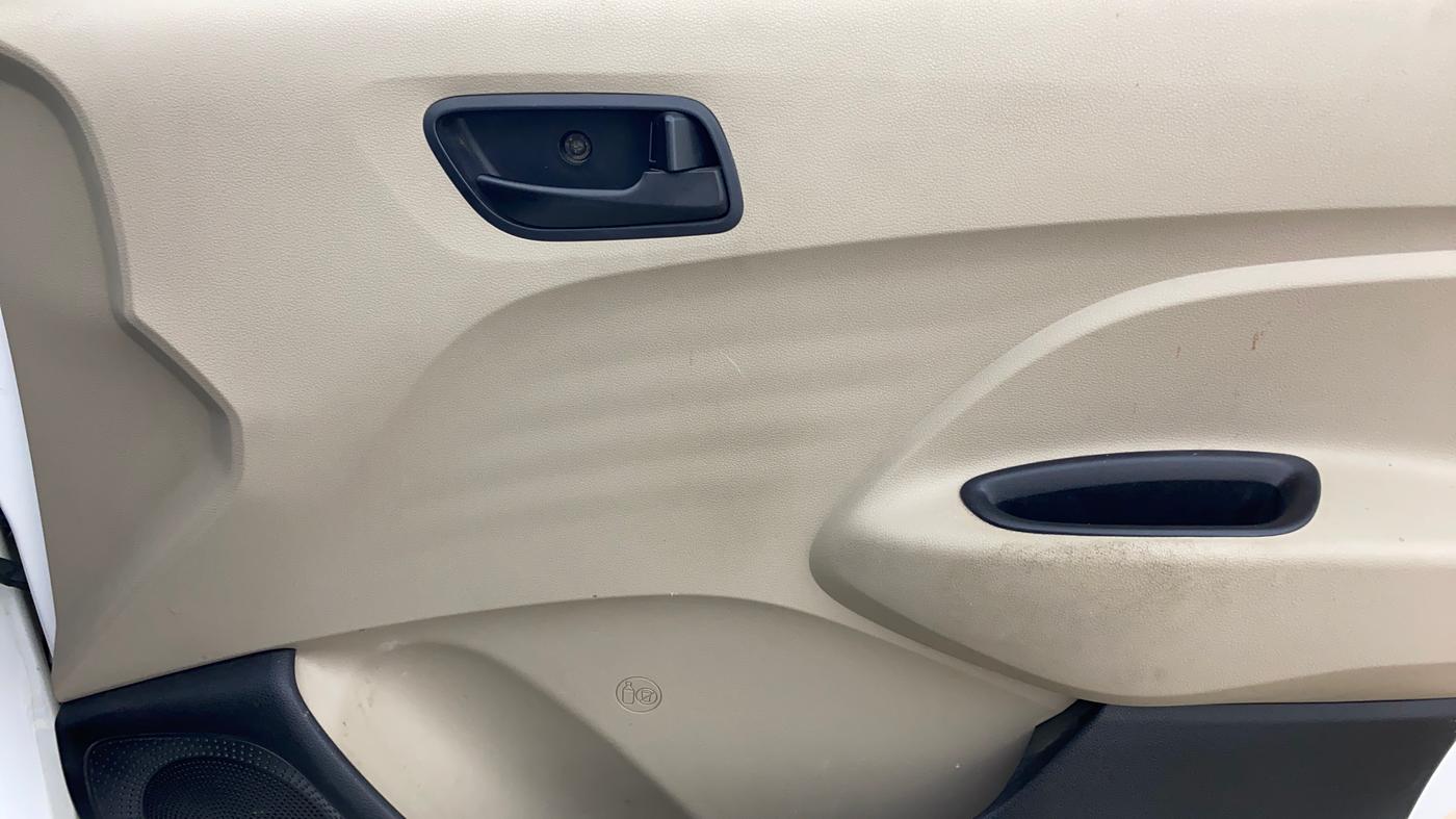 2021 Hyundai NEW SANTRO SPORTZ EXECUTIVE MT CNG, CNG, Manual, 79,561 km, Driver Side Door Panels Control
