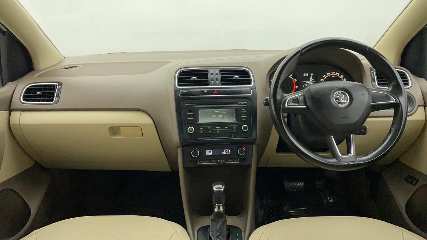 2015 Skoda Rapid 1.6 MPI STYLE AT, Petrol, Automatic, 44,565 km, Dashboard