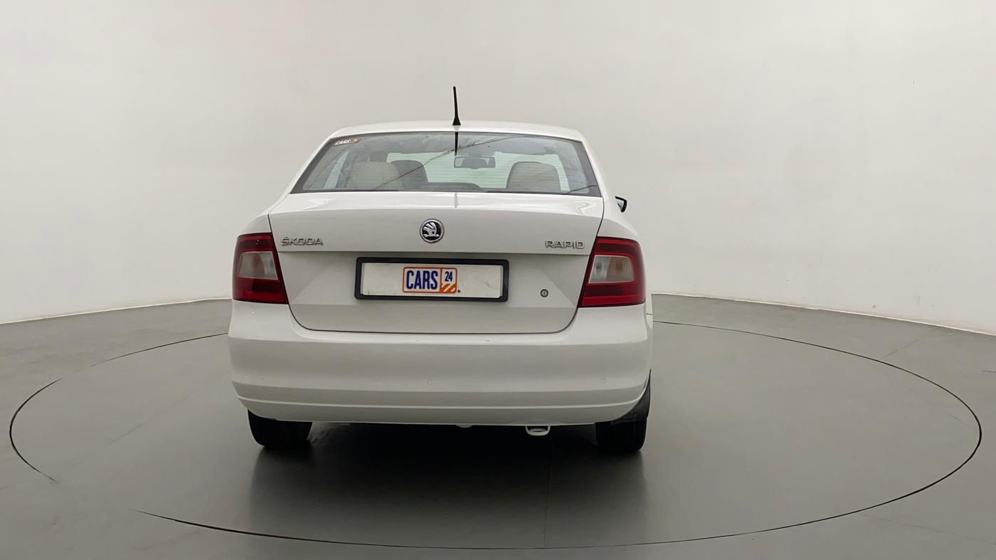 2015 Skoda Rapid 1.6 MPI STYLE AT, Petrol, Automatic, 44,565 km, Back/Rear