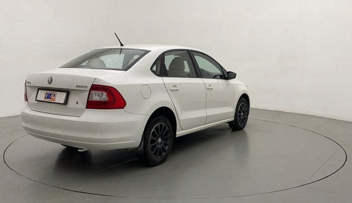 2015 Skoda Rapid 1.6 MPI STYLE AT, Petrol, Automatic, 44,565 km, Right Back Diagonal