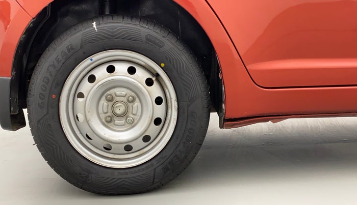 2009 Maruti Swift LXI 1.3, Petrol, Manual, 41,234 km, Right Rear Wheel