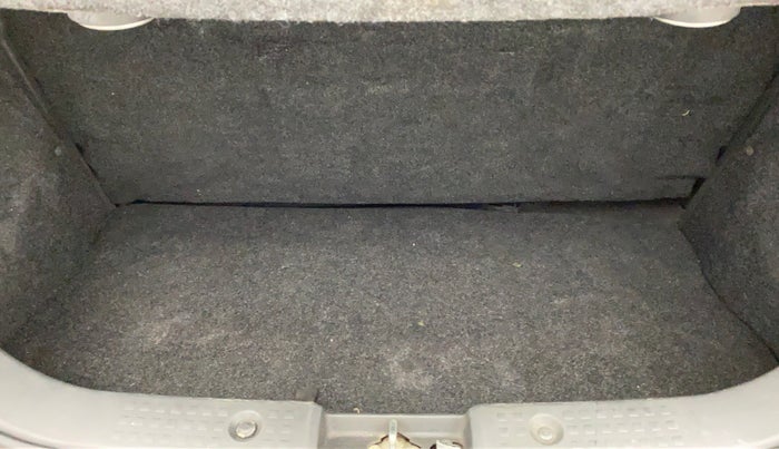 2009 Maruti Swift LXI 1.3, Petrol, Manual, 41,234 km, Boot Inside