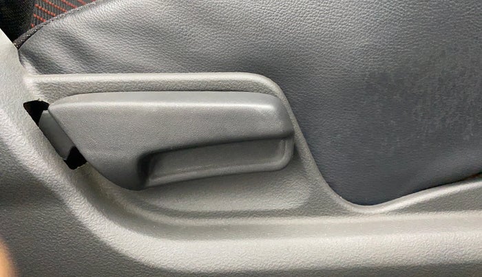 2009 Maruti Swift LXI 1.3, Petrol, Manual, 41,234 km, Driver Side Adjustment Panel