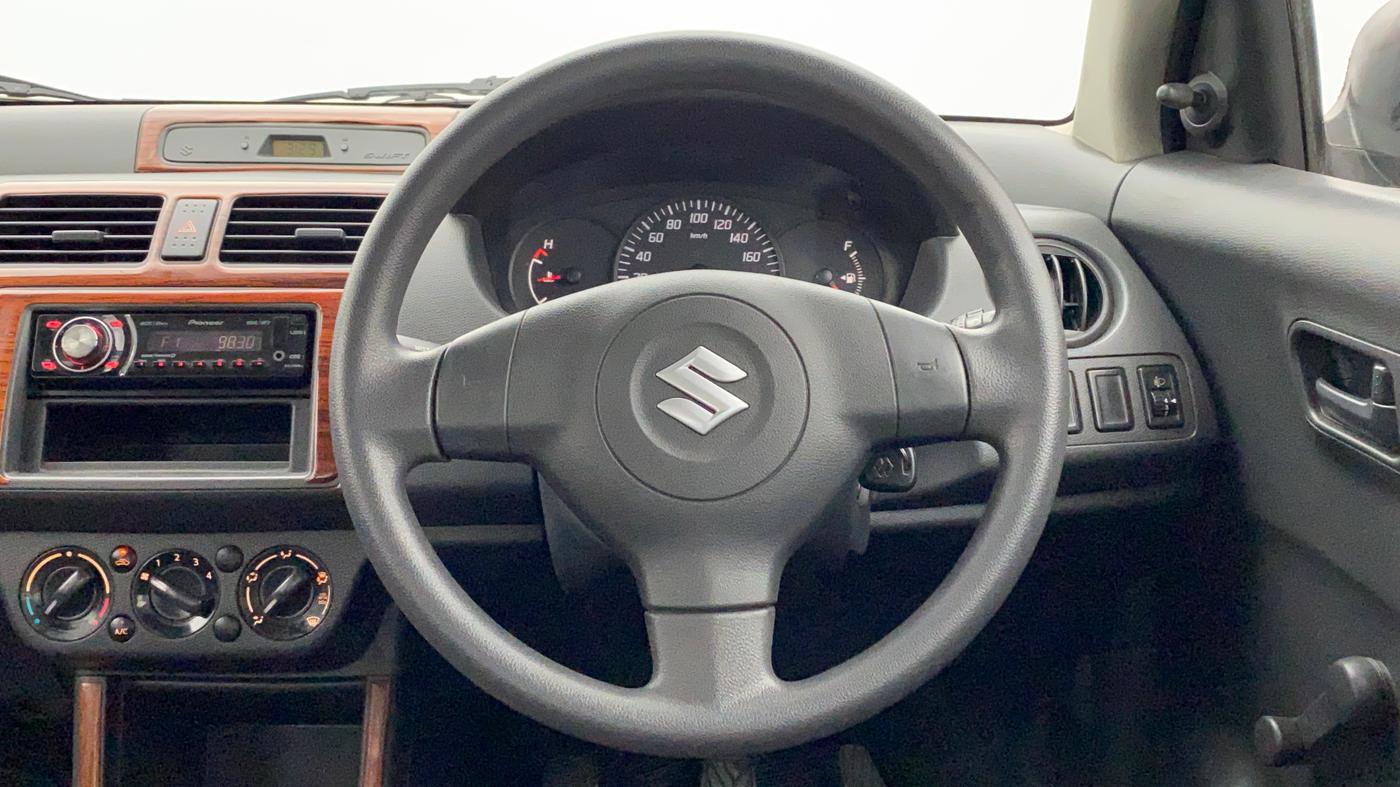 2009 Maruti Swift LXI 1.3, Petrol, Manual, 41,234 km, Steering Wheel Close Up