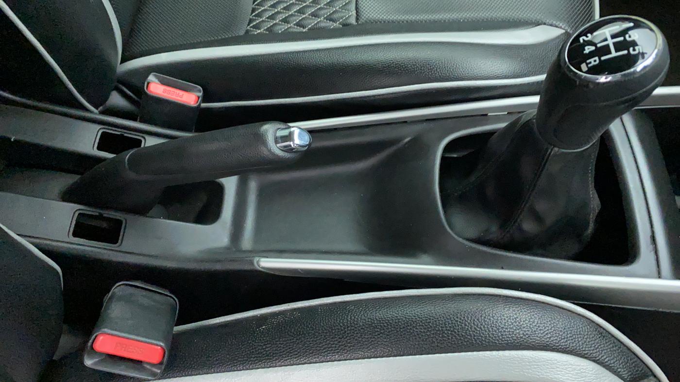 2018 Maruti Baleno ALPHA 1.2 K12, Petrol, Manual, 45,928 km, Gear Lever