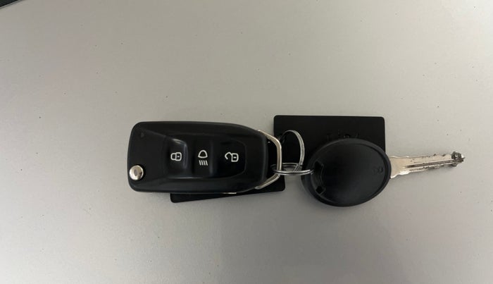 2017 Tata Tiago XT PETROL, Petrol, Manual, 66,624 km, Key Close Up