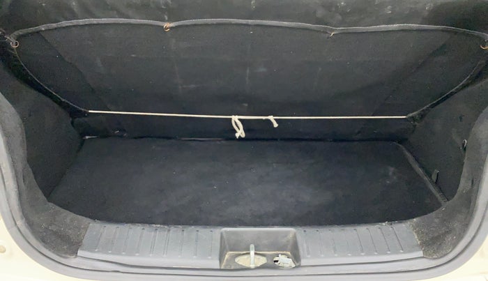 2017 Mahindra KUV 100 NXT K4+ 6S, Petrol, Manual, 43,392 km, Boot Inside