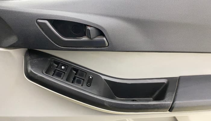 2022 Tata Tiago XT CNG, CNG, Manual, 1,02,942 km, Driver Side Door Panels Control