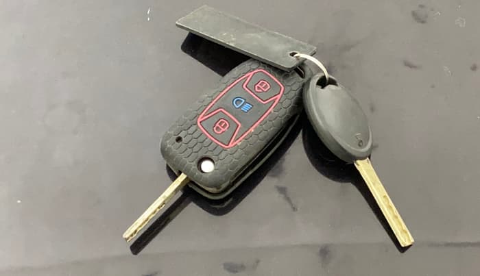 2022 Tata Tiago XT CNG, CNG, Manual, 1,02,942 km, Key Close Up