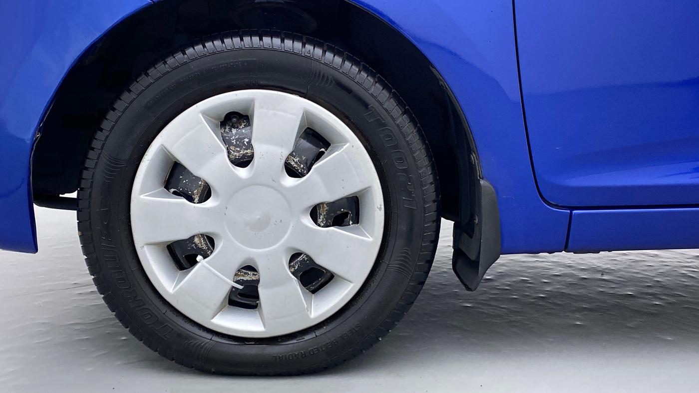2017 Hyundai Eon ERA PLUS, Petrol, Manual, 17,645 km, Left Front Wheel