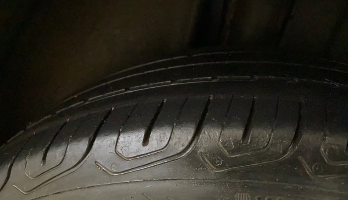 2021 Skoda KUSHAQ STYLE 1.0L TSI AT, Petrol, Automatic, 50,063 km, Right Rear Tyre Tread