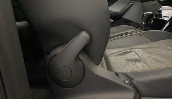 2021 Skoda KUSHAQ STYLE 1.0L TSI AT, Petrol, Automatic, 50,063 km, Driver Side Adjustment Panel