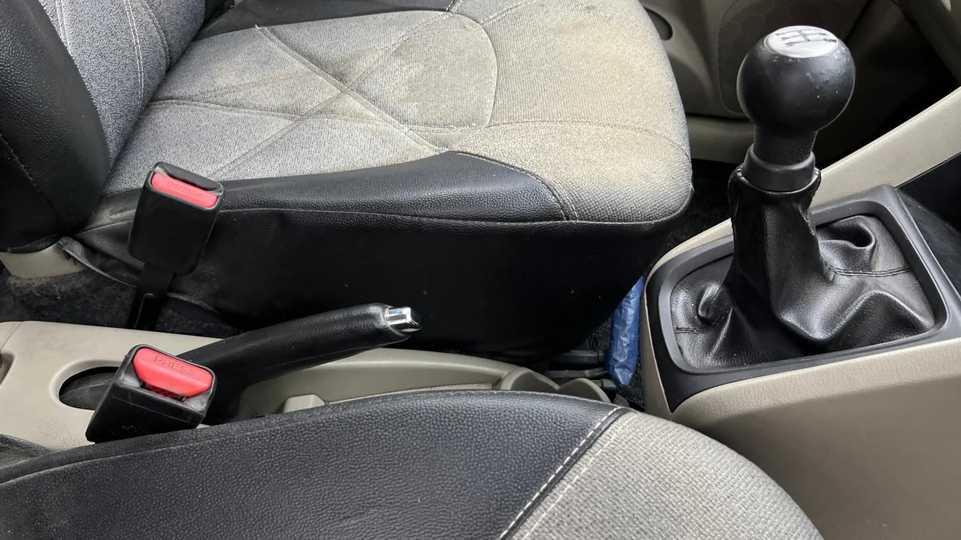 2015 Maruti Celerio ZXI, Petrol, Manual, 1,19,818 km, Gear Lever