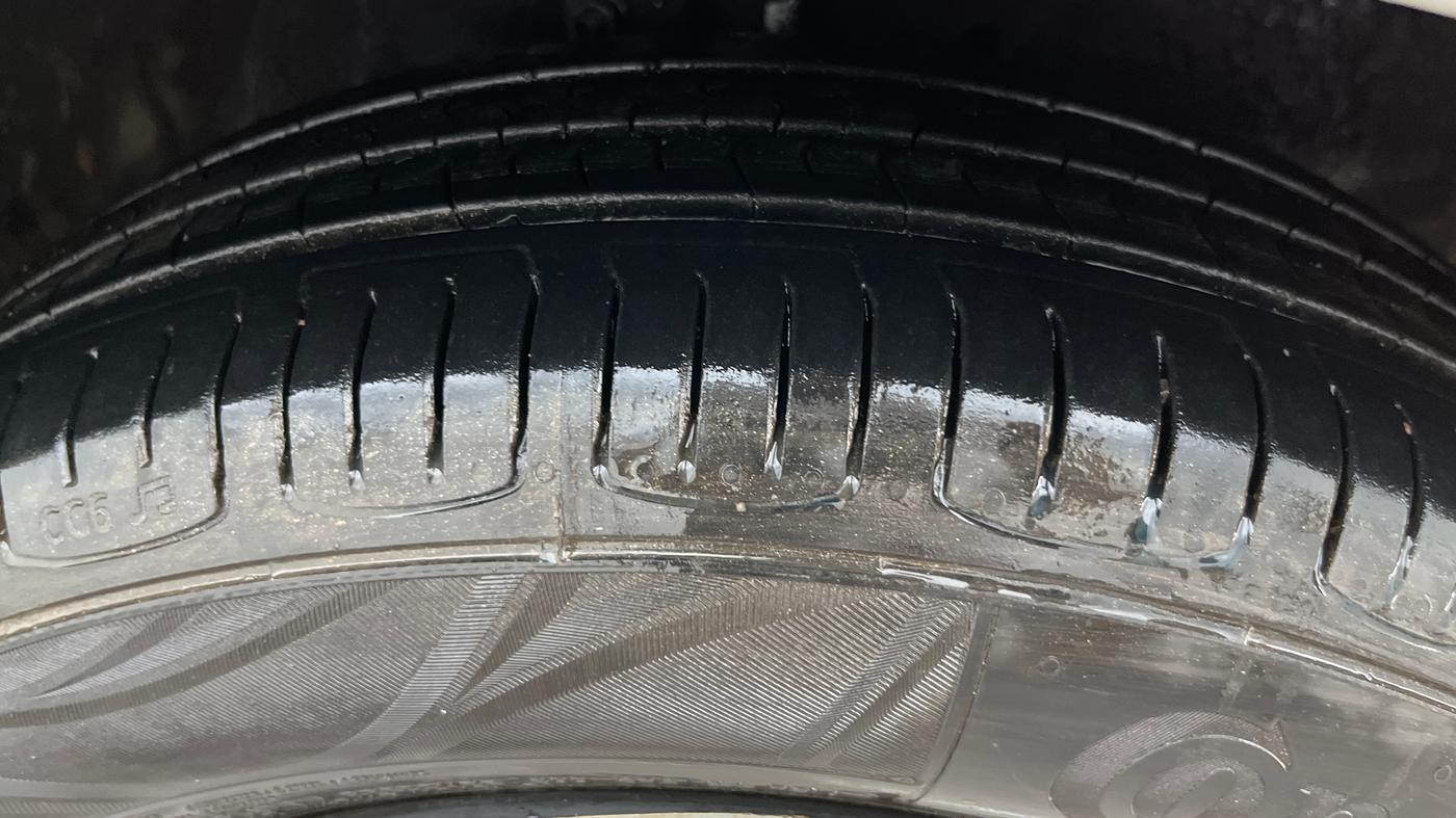 2015 Maruti Celerio ZXI, Petrol, Manual, 1,19,818 km, Right Front Tyre Tread