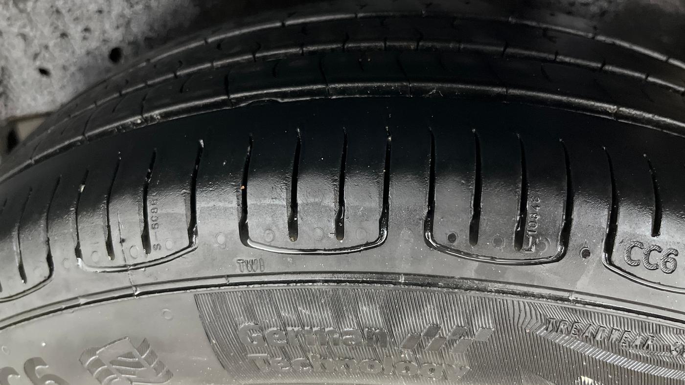 2015 Maruti Celerio ZXI, Petrol, Manual, 1,19,818 km, Left Rear Tyre Tread